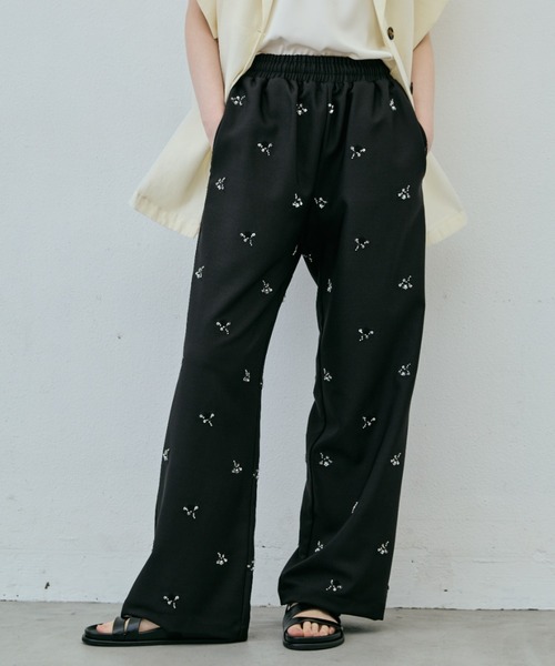 AIC.(エーアイシー)の「ビーズ刺繍イージースラックスパンツ(その他パンツ・レディース・ブラック/チャコールグレー・FREE)」の3枚目の写真