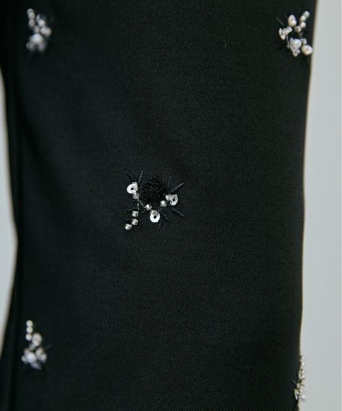 AIC.(エーアイシー)の「ビーズ刺繍イージースラックスパンツ(その他パンツ・レディース・ブラック/チャコールグレー・FREE)」の18枚目の写真