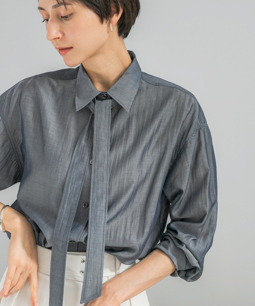 URBAN RESEARCH ROSSO WOMEN(アーバンリサーチ ロッソ)の「タイ付デニムライクシアーシャツ(シャツ/ブラウス・レディース・ライトブルー/インディゴブルー・FREE)」の1枚目の写真