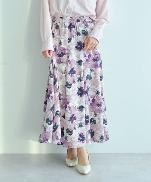 YECCA VECCA(イェッカヴェッカ)の「水彩フラワー柄マーメイドスカート(スカート・レディース・グリーン/パープル・FREE)」の2枚目の写真