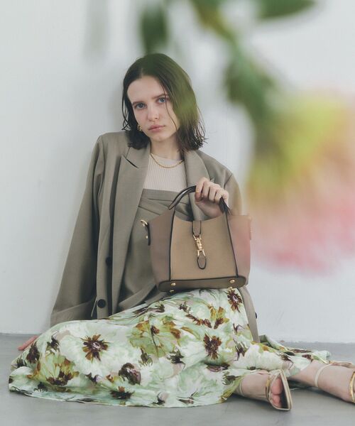 YECCA VECCA(イェッカヴェッカ)の「水彩フラワー柄マーメイドスカート(スカート・レディース・グリーン/パープル・FREE)」の10枚目の写真