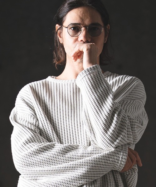 GLIMCLAP(グリムクラップ)の「mlt5566-Big Waffle Oversized Long Sleeve T-Shirt ロングスリーブTシャツ(201-019-gls-cg)(Tシャツ/カットソー・メンズ・ホワイト×グレー/グレイッシュベージュ/ブラック/ブラック×ホワイト・L/M/S)」の2枚目の写真