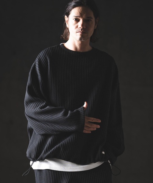 GLIMCLAP(グリムクラップ)の「mlt5566-Big Waffle Oversized Long Sleeve T-Shirt ロングスリーブTシャツ(201-019-gls-cg)(Tシャツ/カットソー・メンズ・ホワイト×グレー/グレイッシュベージュ/ブラック/ブラック×ホワイト・L/M/S)」の15枚目の写真