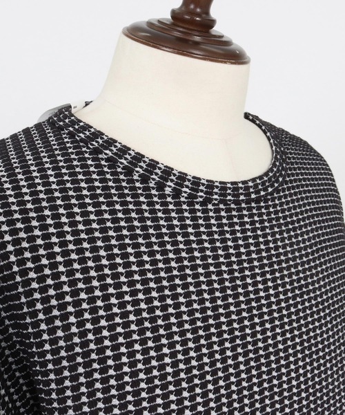 GLIMCLAP(グリムクラップ)の「mlt5566-Big Waffle Oversized Long Sleeve T-Shirt ロングスリーブTシャツ(201-019-gls-cg)(Tシャツ/カットソー・メンズ・ホワイト×グレー/グレイッシュベージュ/ブラック/ブラック×ホワイト・L/M/S)」の6枚目の写真