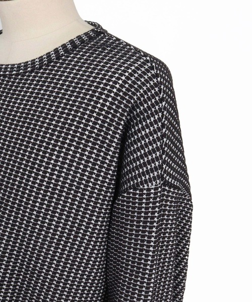 GLIMCLAP(グリムクラップ)の「mlt5566-Big Waffle Oversized Long Sleeve T-Shirt ロングスリーブTシャツ(201-019-gls-cg)(Tシャツ/カットソー・メンズ・ホワイト×グレー/グレイッシュベージュ/ブラック/ブラック×ホワイト・L/M/S)」の8枚目の写真