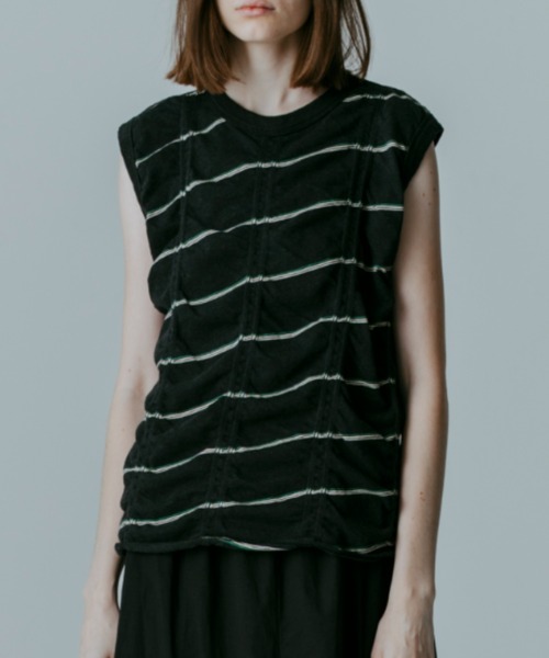MEYAME(メヤメ)の「MEYAME/メヤメ タックジャガードボーダースリーブレス TUCKED JACQUARD BORDER SLEEVELESS(Tシャツ/カットソー・レディース・ブラック/ヘザーグレー・FREE)」の2枚目の写真