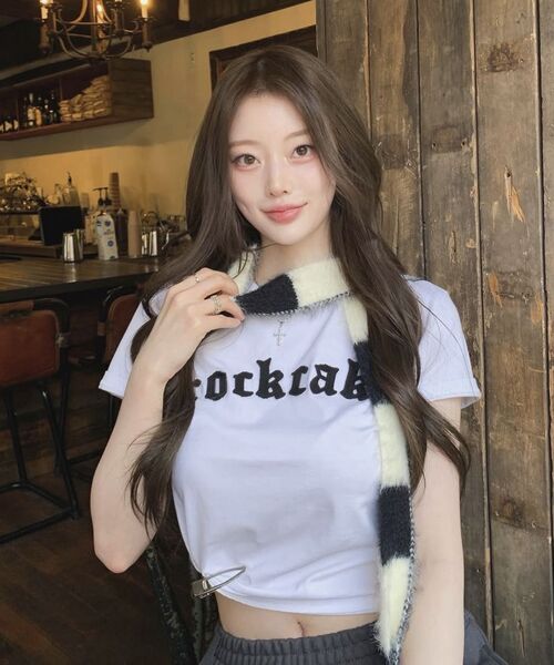 ROCKCAKE(ロックケーキ)の「Small Logo Crop Top - White(Tシャツ/カットソー・レディース・その他・SMALL)」の8枚目の写真