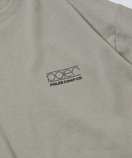 FREAK'S STORE(フリークスストア)の「限定展開 POLeR×FREAK'S STORE/ポーラー 別注 ビッグシルエット マルチロゴデザイン バックプリント Tシャツ(Tシャツ/カットソー・メンズ・ブラック/ホワイト/杢グレー/グレイッシュベージュ・LARGE/MEDIUM/SMALL)」の19枚目の写真