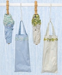 Paradise Picnic（パラダイスピクニック）の「because【遮光率100％】【晴雨兼用】PU フラワーレーストートバッグ付日傘（折りたたみ傘）」