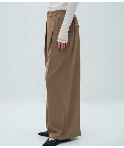 PUBLIC TOKYO（パブリックトウキョウ）の「【2026春新作】シルキーツイルアシメタックパンツ（スラックス・レディース・ダークグレー/ホワイト/キャメル・1/2/3）」の13枚目の写真