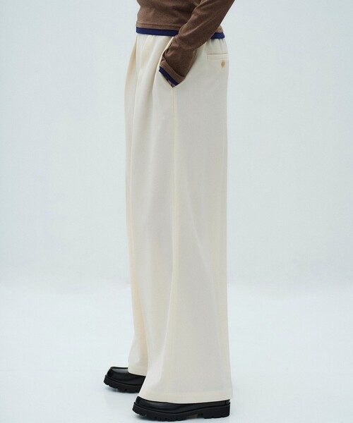 PUBLIC TOKYO（パブリックトウキョウ）の「【2026春新作】シルキーツイルアシメタックパンツ（スラックス・レディース・ダークグレー/ホワイト/キャメル・1/2/3）」の17枚目の写真
