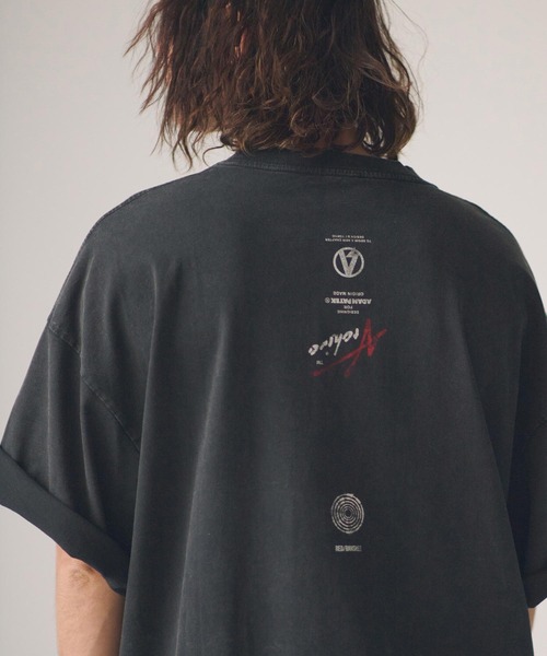 ADAM PATEK(アダムパテック)の「mt10340-ADAMPATEK - RED:BANSHEE SPIKE THRONE Graphic short sleeve t-shirt Tシャツ(AP2614038)(Tシャツ/カットソー・メンズ・ブラック・2/1)」の5枚目の写真