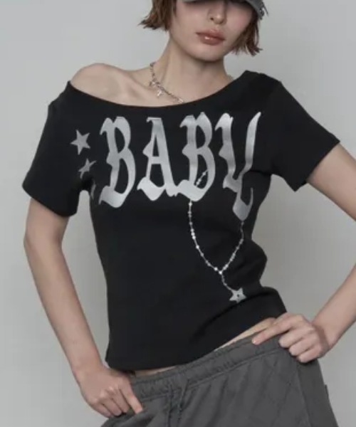 Ada.（エイダ）の「◇SETUPEXE◇ブランド直輸入正規品/ベビー ワイド ネック トップ BABY WIDE NECK TOP（Tシャツ/カットソー・レディース・ピンク/ホワイト/カモフラージュ/ブラック・FREE）」の6枚目の写真