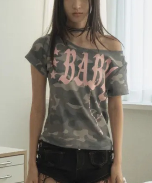 Ada.（エイダ）の「◇SETUPEXE◇ブランド直輸入正規品/ベビー ワイド ネック トップ BABY WIDE NECK TOP（Tシャツ/カットソー・レディース・ピンク/ホワイト/カモフラージュ/ブラック・FREE）」の22枚目の写真