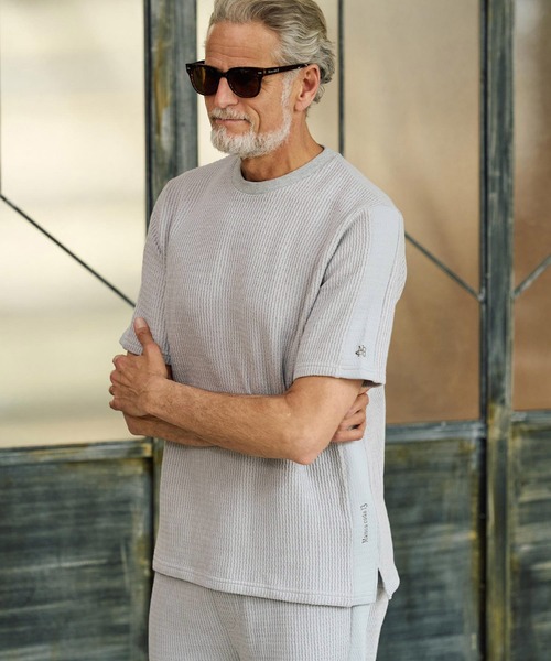 Maison code 13(メゾンコードサーティーン)の「mt10345-rib knit tee ニットTシャツ(M26S-05)(Tシャツ/カットソー・メンズ・ライトグレー/ブラック・S/M/L)」の1枚目の写真