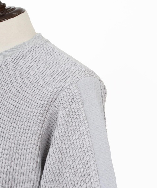 Maison code 13(メゾンコードサーティーン)の「mt10345-rib knit tee ニットTシャツ(M26S-05)(Tシャツ/カットソー・メンズ・ライトグレー/ブラック・S/M/L)」の4枚目の写真