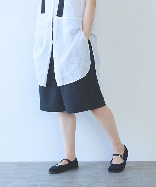 yuni（ユニ　）の「Linen Polyester gum tack half pants（その他パンツ・レディース・ブラック/アイボリー・FREE）」の2枚目の写真