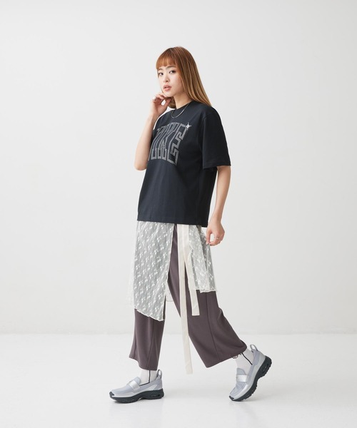 NIKE(ナイキ)の「ナイキ スポーツウェア クラシック ウィメンズ ルーズ Tシャツ / Nike Sportswear Classic Women's Loose T-Shirt IR7839-010 Black(Tシャツ/カットソー・レディース・ブラック・XL/XS/S/L/M)」の6枚目の写真