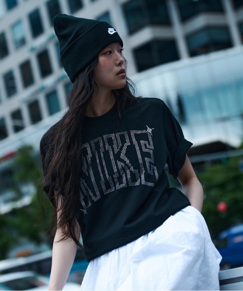 NIKE(ナイキ)の「ナイキ スポーツウェア クラシック ウィメンズ ルーズ Tシャツ / Nike Sportswear Classic Women's Loose T-Shirt IR7839-010 Black(Tシャツ/カットソー・レディース・ブラック・XL/XS/S/L/M)」の13枚目の写真