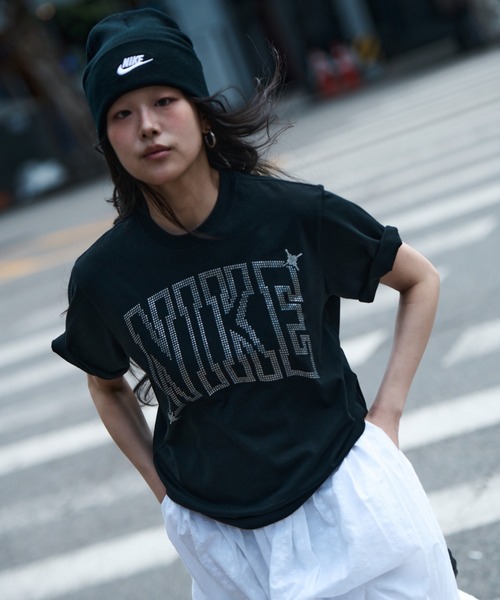 NIKE(ナイキ)の「ナイキ スポーツウェア クラシック ウィメンズ ルーズ Tシャツ / Nike Sportswear Classic Women's Loose T-Shirt IR7839-010 Black(Tシャツ/カットソー・レディース・ブラック・XL/XS/S/L/M)」の12枚目の写真