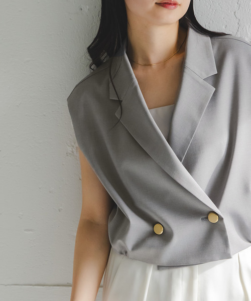 Noble(ノーブル)の「《セットアップ対応》エステルツイルショートジレブラウス(シャツ/ブラウス・レディース・ライトグレー/ホワイト/ブラウン・FREE)」の5枚目の写真