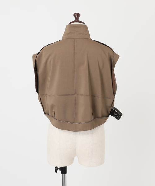 Noble(ノーブル)の「《セットアップ対応》エステルツイルショートジレブラウス(シャツ/ブラウス・レディース・ライトグレー/ホワイト/ブラウン・FREE)」の11枚目の写真