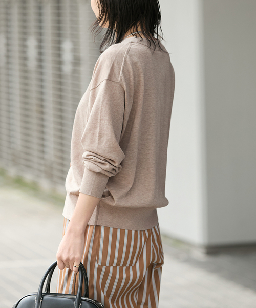JOURNAL STANDARD(ジャーナルスタンダード)の「ウォッシャブル Vカーディガン(カーディガン/ボレロ・レディース・ブラック/ベージュ/レッド・FREE)」の13枚目の写真