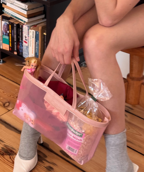 ISAYYERR（アイセイイェール）の「Mesh Bag (pink)（トートバッグ・レディース・その他・FREE）」の3枚目の写真