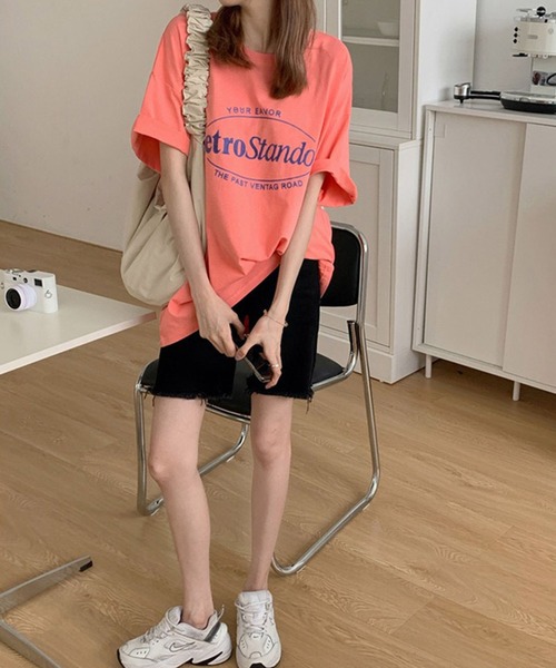 Girly Doll(ガーリードール)の「オーバーシルエットロゴTシャツ(Tシャツ/カットソー・レディース・ブルー/ライトグレー/ピンク/パープル・L/M)」の8枚目の写真