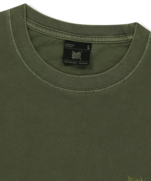 BROWNBREATH(ブラウンブレス)の「TAG PIGMENT TEE - KHAKI(Tシャツ/カットソー・レディース・その他・SMALL/MEDIUM/LARGE/X-LARGE/2XL)」の3枚目の写真