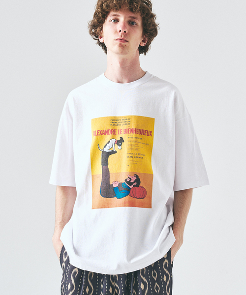 417 EDIFICE(フォーワンセブンエディフィス)の「SAVIGNAC×417 グラフィックTシャツ(Tシャツ/カットソー・メンズ・オートミール/イエロー/グリーン/ホワイト系その他/ホワイト/アイボリー/ブラック/ブラック系その他・LARGE/MEDIUM/SMALL)」の2枚目の写真