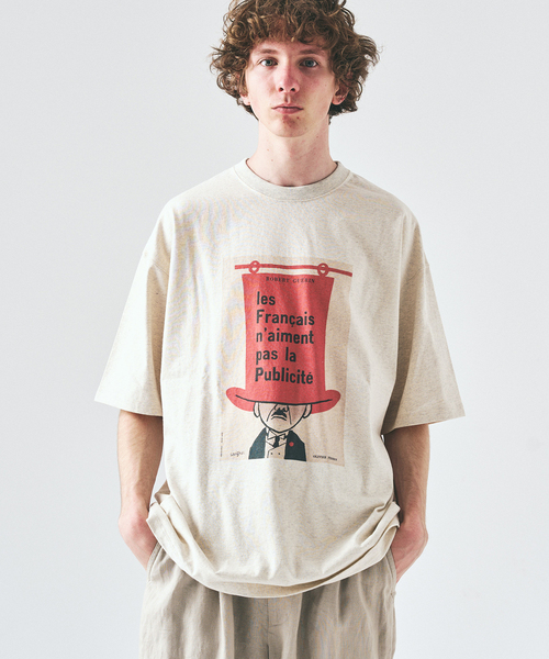417 EDIFICE(フォーワンセブンエディフィス)の「SAVIGNAC×417 グラフィックTシャツ(Tシャツ/カットソー・メンズ・オートミール/イエロー/グリーン/ホワイト系その他/ホワイト/アイボリー/ブラック/ブラック系その他・LARGE/MEDIUM/SMALL)」の3枚目の写真
