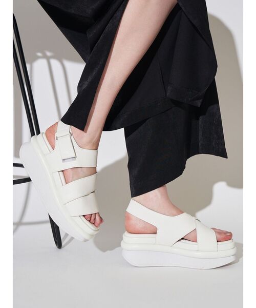 ELENDEEK（エレンディーク）の「アシメベルトサンダル（サンダル・レディース・ブラック/オフホワイト/ブラウン・38/37）」の9枚目の写真