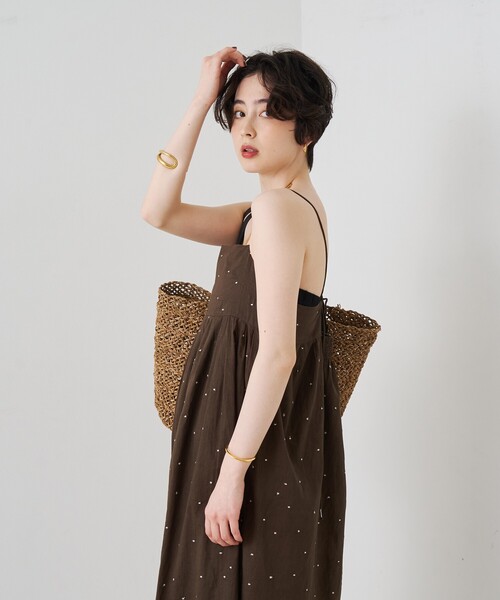 Rouge vif Anna(ルージュヴィフアンナ)の「【2026SS新作/人気追加】インドドット刺繍キャミワンピース/長さ調節可能(ワンピース・レディース・ブラウン/ブラック/ブラウン系その他・フリー)」の11枚目の写真