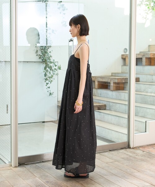 Rouge vif Anna(ルージュヴィフアンナ)の「【2026SS新作/人気追加】インドドット刺繍キャミワンピース/長さ調節可能(ワンピース・レディース・ブラウン/ブラック・フリー)」の12枚目の写真