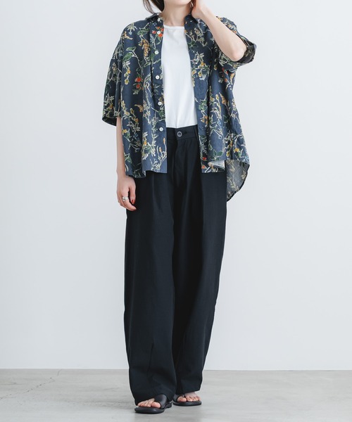 quadro(クオドロ)の「綿麻シーチング花柄pt5分袖レギュラーカラーワイドシャツ(シャツ/ブラウス・レディース・チャコール・FREE)」の13枚目の写真