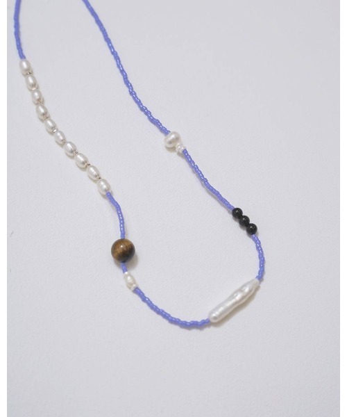 TODAYFUL(トゥデイフル)の「Asymmetry Mix Choker 12610906(ネックレス・メンズ・ブラック/ブルー・FREE)」の5枚目の写真