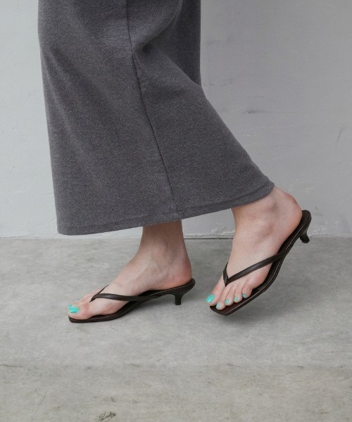 Rohwel(ローウェル)の「Slim Strap Thong Sandal / スリムストラップトングサンダル(サンダル・レディース・ホワイト/ブラウン/ブラック・LARGE/MEDIUM/SMALL)」の11枚目の写真