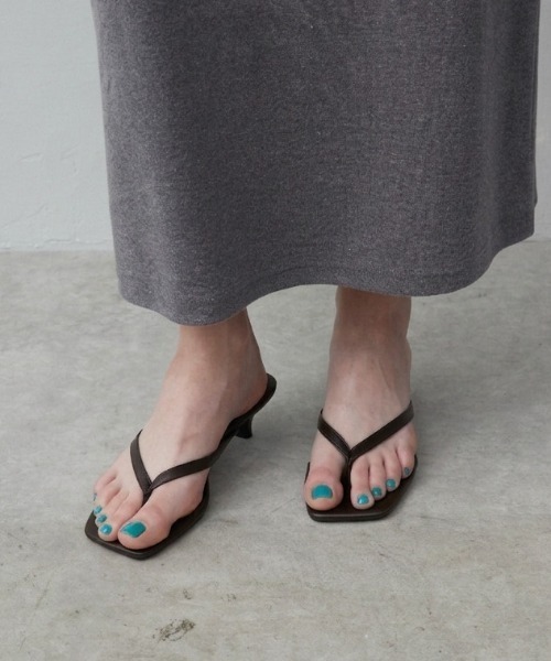 Rohwel(ローウェル)の「Slim Strap Thong Sandal / スリムストラップトングサンダル(サンダル・レディース・ホワイト/ブラウン/ブラック・LARGE/MEDIUM/SMALL)」の9枚目の写真