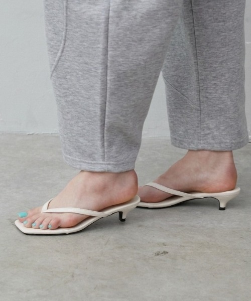 Rohwel(ローウェル)の「Slim Strap Thong Sandal / スリムストラップトングサンダル(サンダル・レディース・ホワイト/ブラウン/ブラック・LARGE/MEDIUM/SMALL)」の17枚目の写真