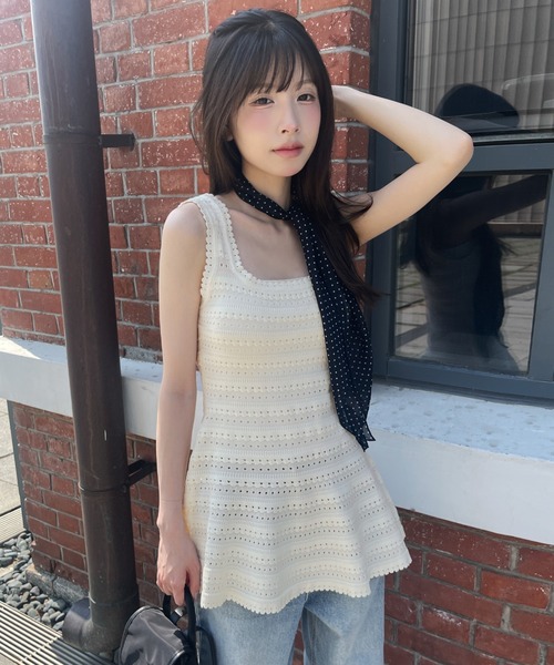 UNE MANSION(ユヌマンション)の「レイヤードサマー柄編みニットAラインキャミソールミニワンピース(タンクトップ・レディース・アイボリー/ブラック/ネイビー・FREE)」の13枚目の写真