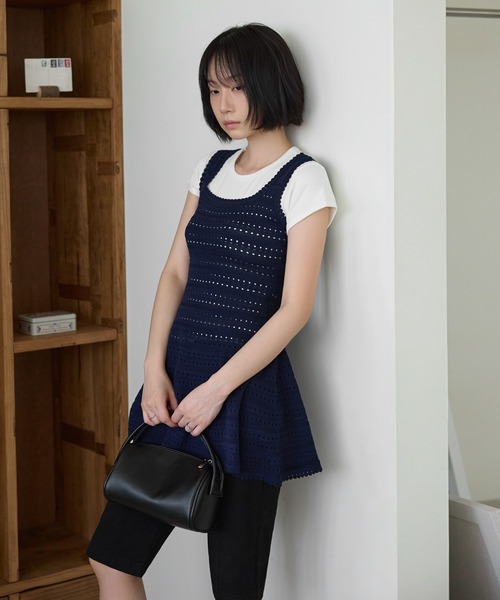 UNE MANSION(ユヌマンション)の「レイヤードサマー柄編みニットAラインキャミソールミニワンピース(タンクトップ・レディース・アイボリー/ブラック/ネイビー・FREE)」の21枚目の写真