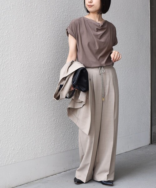 SHIPS Colors(シップス カラーズ)の「SHIPS Colors:〈接触冷感・手洗い可能〉クールタッチ ドレープ TEE◇(Tシャツ/カットソー・レディース・オフホワイト/ピンク/ブラウン/ブラック・ONE SIZE)」の5枚目の写真