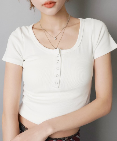 SPINNS（スピンズ）の「“ちょうどいい抜け感”を仕込める、毎日頼れるヘンリートップス（Tシャツ/カットソー・レディース・ネイビー/ブラック/レッド/グレー/オフホワイト・ONESIZE）」の14枚目の写真