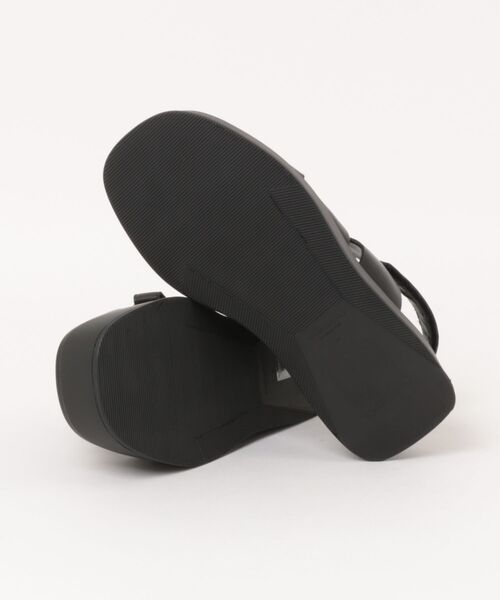inter-chaussures(インターショシュール)の「【VAGABOND】厚底グルカテイストサンダル (E2151E)(サンダル・レディース・ブラック/アイボリー・35/36/37/39/38)」の4枚目の写真