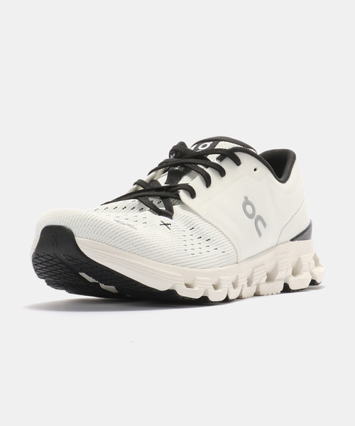 On(オン)の「On Cloud X 4 3ME30040791(スニーカー・メンズ・ホワイト系その他・25.5cm/26cm/26.5cm/27cm/27.5cm/28cm/28.5cm)」の2枚目の写真