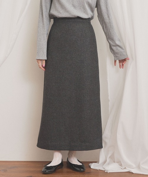 fig London(フィグロンドン)の「WOOL TWEED skirt(スカート・レディース・チャコールグレー/グレー・1/0)」の1枚目の写真