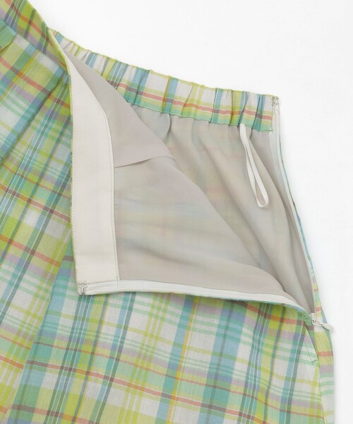 MACKINTOSH LONDON(マッキントッシュ ロンドン)の「【婦人画報6月号掲載】ハイツイストワッシャータックスカート(スカート・レディース・ブラック/グリーン/ベージュ・36/38)」の11枚目の写真