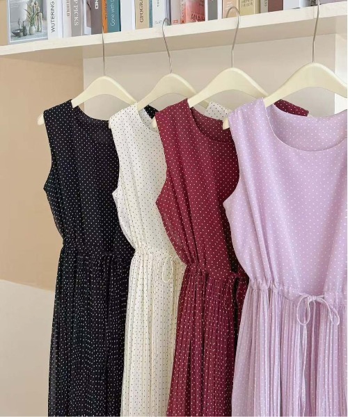 FINEnough（ファインナフ）の「ドット柄シフォンノースリーブプリーツワンピース（ワンピース・レディース・ブラック/ワインレッド/ホワイト/ラベンダー・FREE）」の19枚目の写真