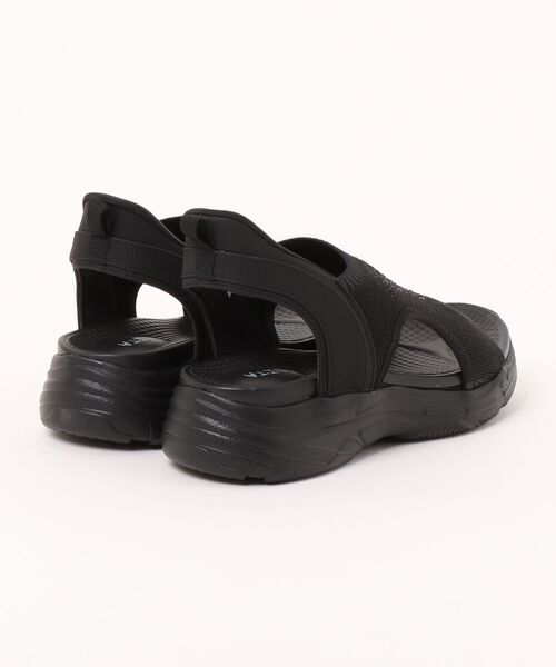 Piedi Nudi(ピエディヌーディ)の「<SHOP select> ハンズフリー きらきらサンダル(サンダル・レディース・グレー/ベージュ/ブラック・L/M/S/LL)」の4枚目の写真